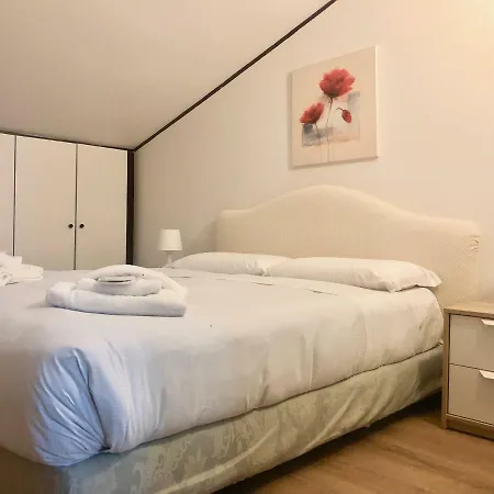 Triestevillas Ospitale7, Wooden Attic W/ Jacuzzi For 6 Guests Triest